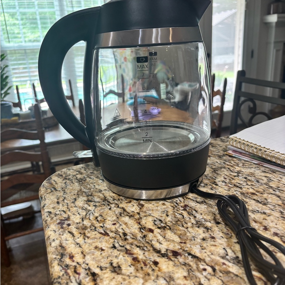 Electric Glass Kettle in Black by